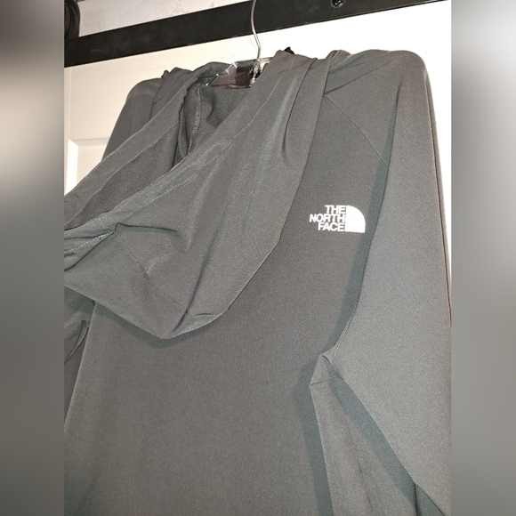 The North Face light weight jacket - Picture 7 of 14